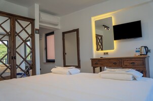 Free WiFi, bed sheets