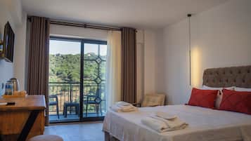 Deluxe Double Room, Balcony, Garden View | Pemandangan dari bilik