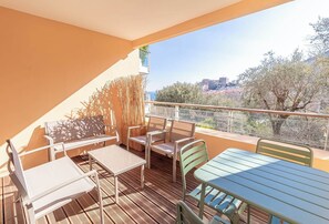 Outdoor dining - Beautiful apartment with pool near Monaco (Beausoleil)
