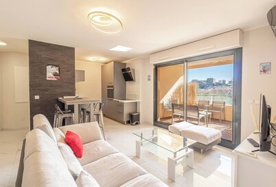 This condominium is a 1 bedroom(s), 1 bathrooms, located in Beausoleil, Provence-Alpes-Côte d'Azur.