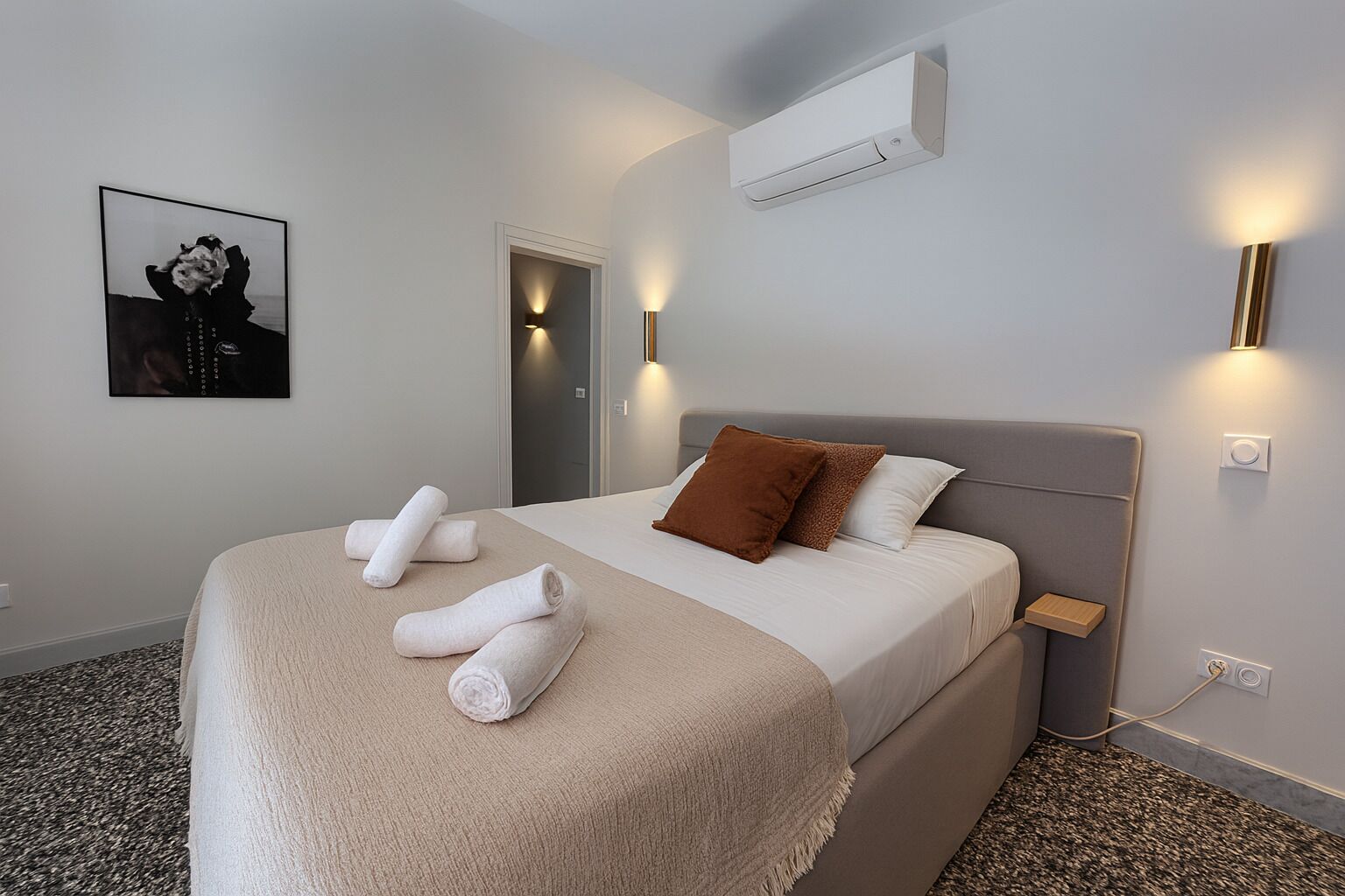 2 slaapkamers, een strijkplank/strijkijzer, gratis wifi, beddengoed