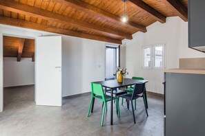Appartement, vue jardin | Coin séjour
