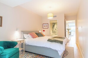 1 bedroom, iron/ironing board, free WiFi, bed sheets - magnificent 2-room apartment  sea view Roquebrune (Roquebrune-Cap-Martin)