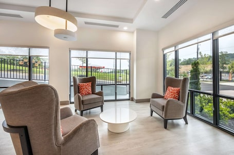 Lobby. Comfort Inn & Suites Nashville