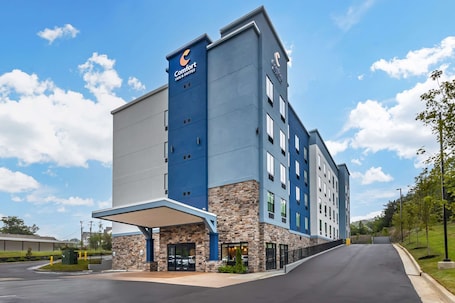 Exterior. Comfort Inn & Suites Nashville