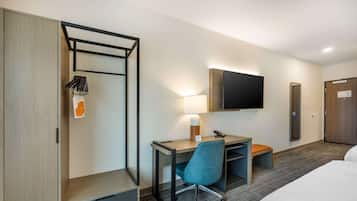 Camas Tempur-Pedic y espacio para trabajar con laptop
