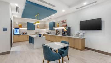 Free daily buffet breakfast