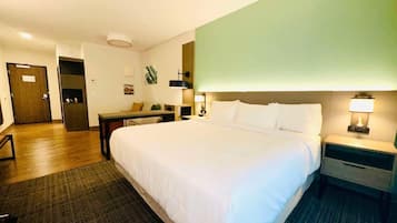 Suite, 1 King Bed with Sofa bed, Non Smoking