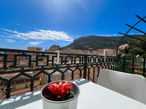 This townhouse is a 1 bedroom(s), 1 bathrooms, located in Beausoleil, Provence-Alpes-Côte d'Azur.