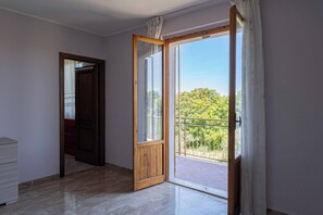 Interior - La Rocchetta - YourPlace Abruzzo (Rocca San Giovanni)