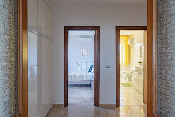 2 bedrooms, iron/ironing board, bed sheets - La Rocchetta - YourPlace Abruzzo (Rocca San Giovanni)