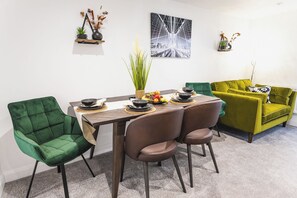 Apartment | Dining - Cosy 2-bed Apartment in Nettleham (Lincoln)