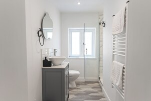 Apartment | Bathroom