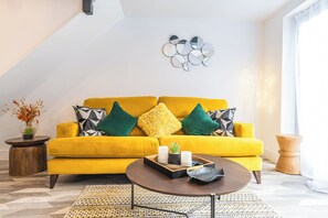 Ev | Oturma alanı | Televizyon, şömine 