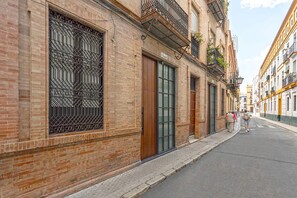 Exterior detail - Luxury loft in seville center. Santas Patronas V (Seville)