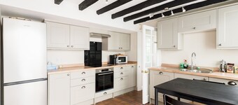 Pass the Keys | Stratford-upon-Avon Old Town, 3 Bed with Parking