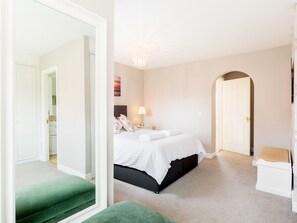 4 間睡房、熨斗/熨衫板、免費 Wi-Fi、床單