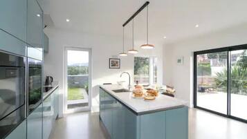 Fridge, microwave, oven, dishwasher