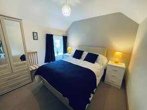 2 bedrooms, iron/ironing board, free WiFi, bed sheets - Quaint & Cosy Cottage Hamlet Location for 4 & Pets - Pass the Keys (Hulme End)