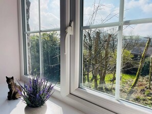 Interior - The Old Shop Family Cottage for 6 & Furry Friends - Pass the Keys (Hulme End)