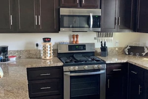 Refrigerador, microondas, horno, placa de cocina