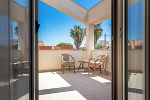 House, Garden View | Terrace/patio