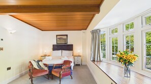 5 chambres, fer et planche Ă repasser, Wi-Fi, draps fournis