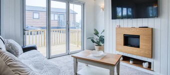 Swallow Lodge - 3 Bedroom Lodge - Wisemans Bridge