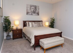 3 Schlafzimmer, Schreibtisch, Bügeleisen/Bügelbrett, Bettwäsche