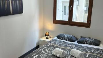 2 chambres, fer et planche Ă repasser, Wi-Fi, draps fournis