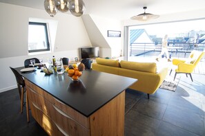 Interior - -LE ROOF- SUBLIME ROOFTOP CONCARNEAU HYPER CENTRE (Concarneau)