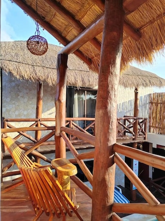 Deluxe Studio Suite, Pool View | Terrace/patio. Isla Bonita Hotel Holbox
