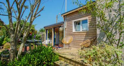 -LA MAISON DU PĂCHEUR- PROCHE DES PLAGES, JARDIN