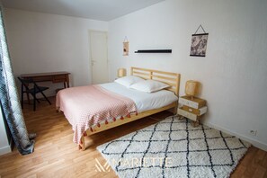 2 chambres, fer et planche à repasser, lit parapluie, Wi-Fi gratuit