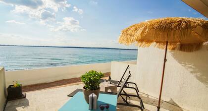 -SUNSET- FRONT DE MER AVEC TERRASSE ET PARKING