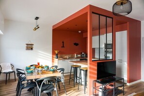 Frigorifero, microonde, forno, lavastoviglie