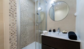 Een douche, een haardroger