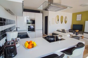 Fridge, microwave, oven, stovetop