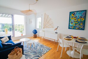 TV - -La Terrasse- T2 avec Terrasse vue mer (Concarneau)