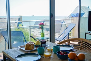 Dining - -Mave Maï- Magnifique T3 surplombant la mer (Concarneau)