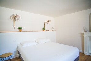 2 bedrooms, iron/ironing board, free WiFi