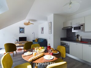 Dining - -DOOLIN- Appartement proche de la mer (Concarneau)