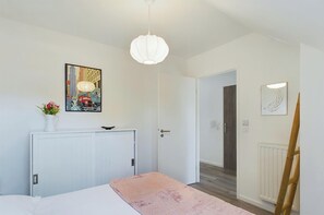2 makuuhuonetta, silitysrauta/-lauta, vauvan matkasänky, ilmainen Wi-Fi