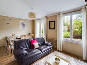 TV, books - -HARES- Maison authentique avec jardin (Trégunc)