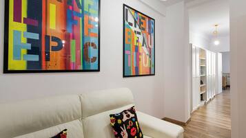 Apartment | Living area | 30-cm TV with digital channels