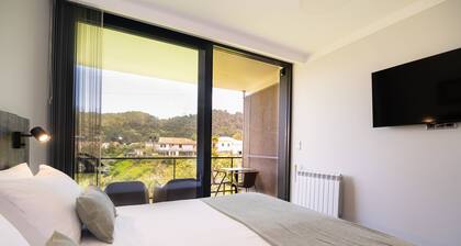 Studio superior w/ kitchenett and balcony