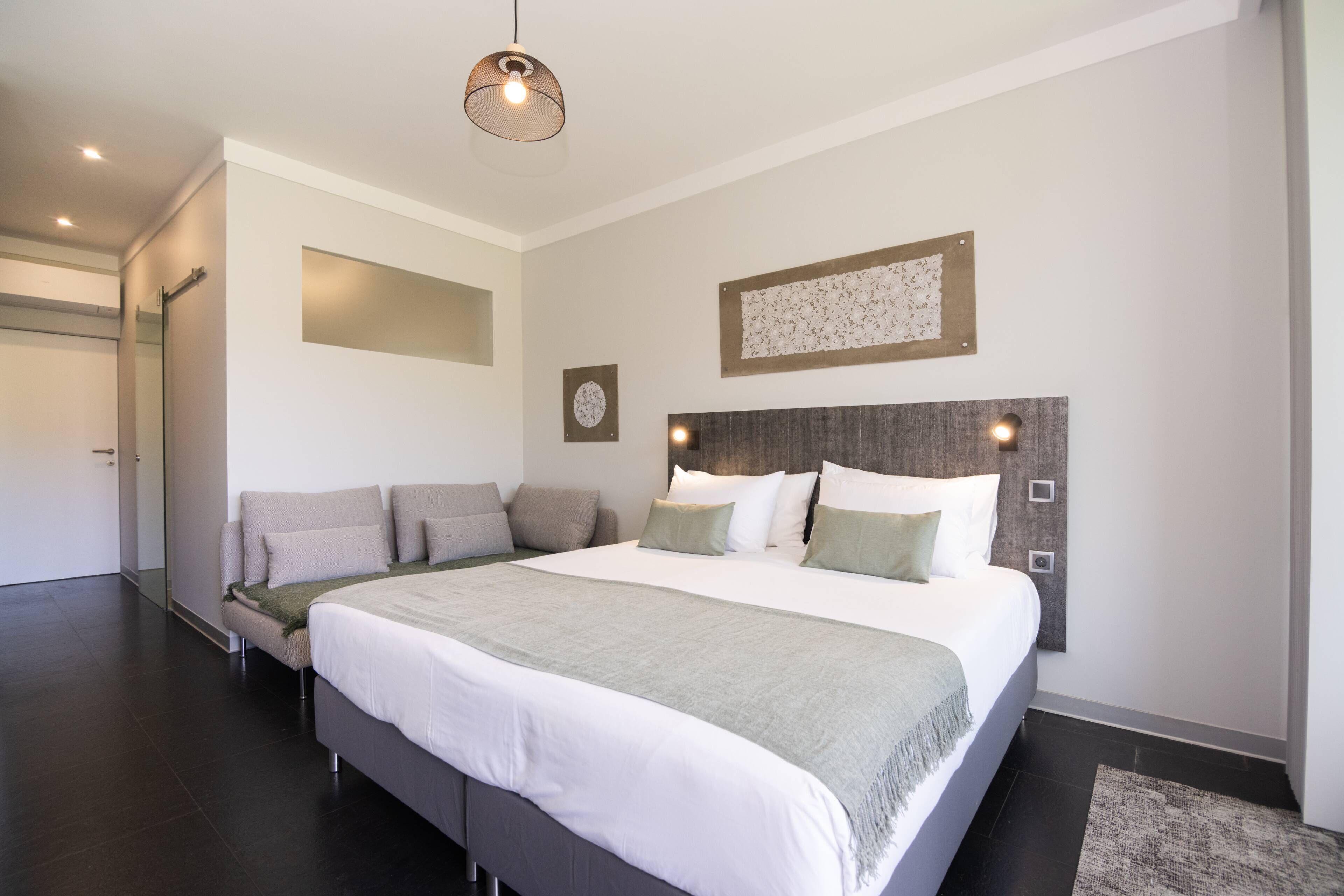 1 bedroom, internet, bed sheets