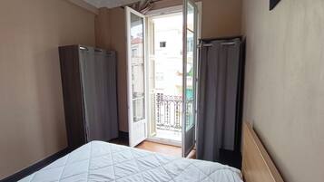 1 chambre, fer et planche Ă repasser, Wi-Fi, draps fournis