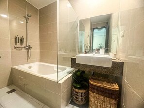 Gratis toiletartikler, håndklæder, Sæbe, Shampoo