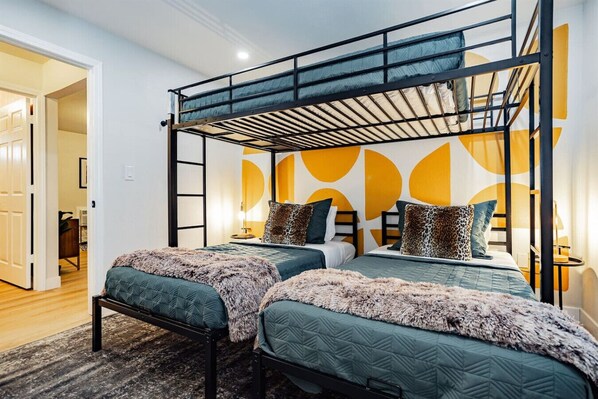 2 bedrooms, desk, iron/ironing board, WiFi